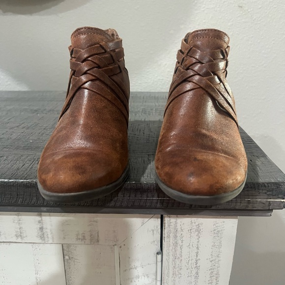 BareTrap Goldie Decorative Interlace Brown Leather Ankle Booties Women’s 7 M - Picture 9 of 10